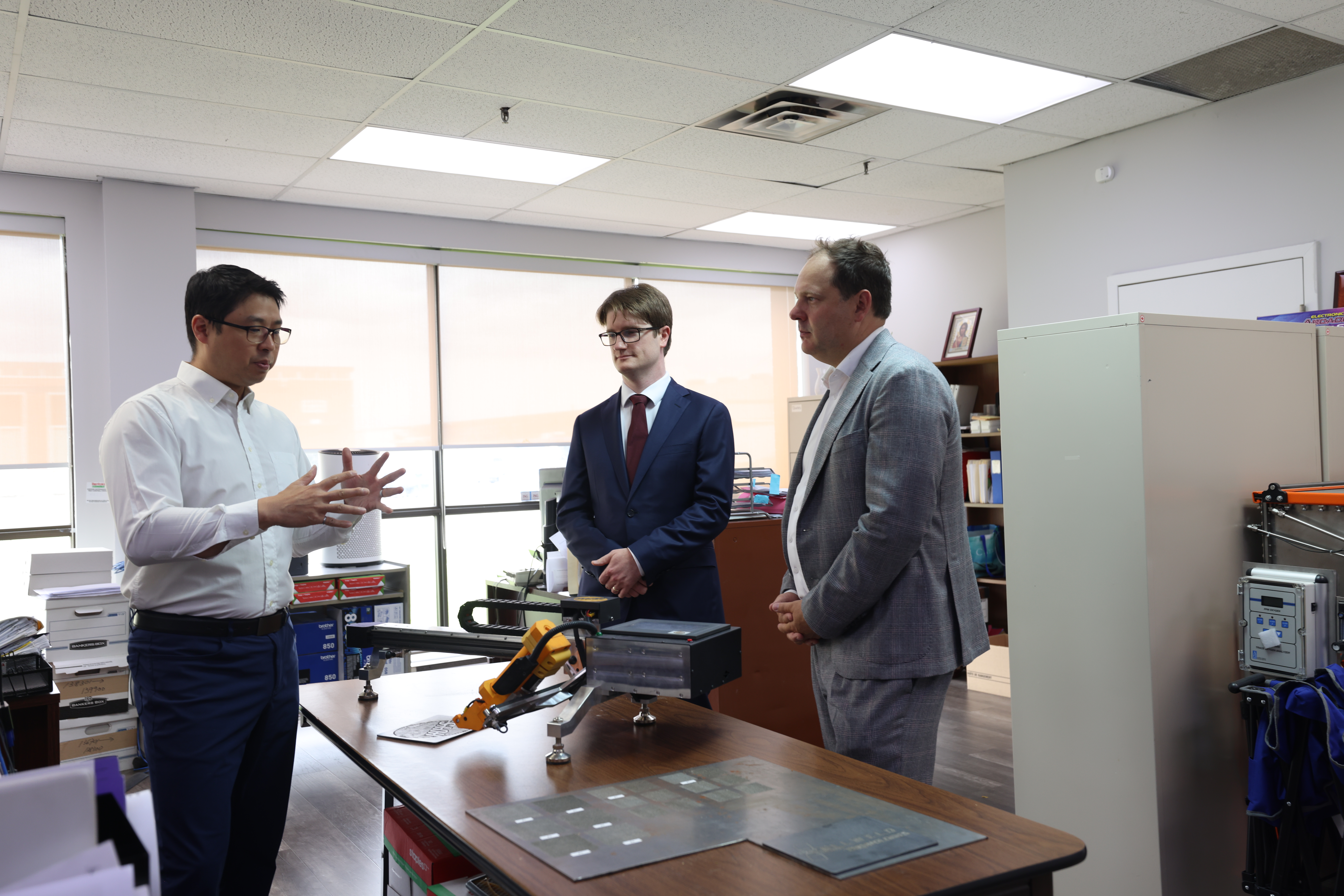 Federal Investment to Support Local Business in Etobicoke North 210a7683